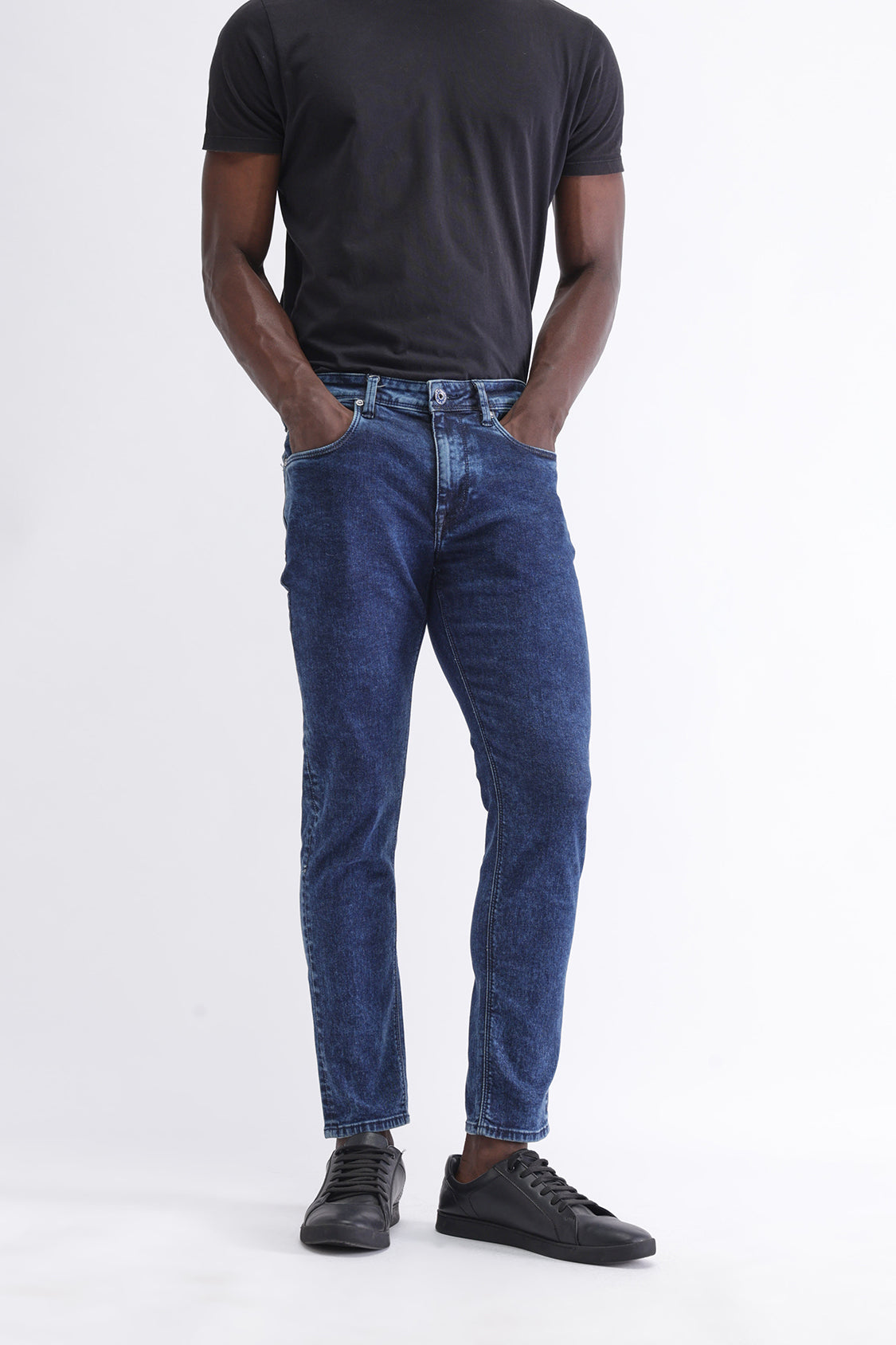 SLIM FIT DARK WASH JEANS