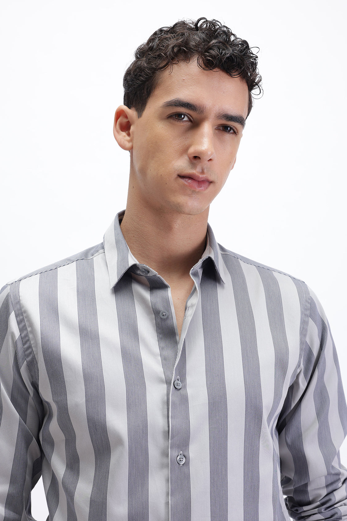 STRIPED SLIM FIT SHIRT