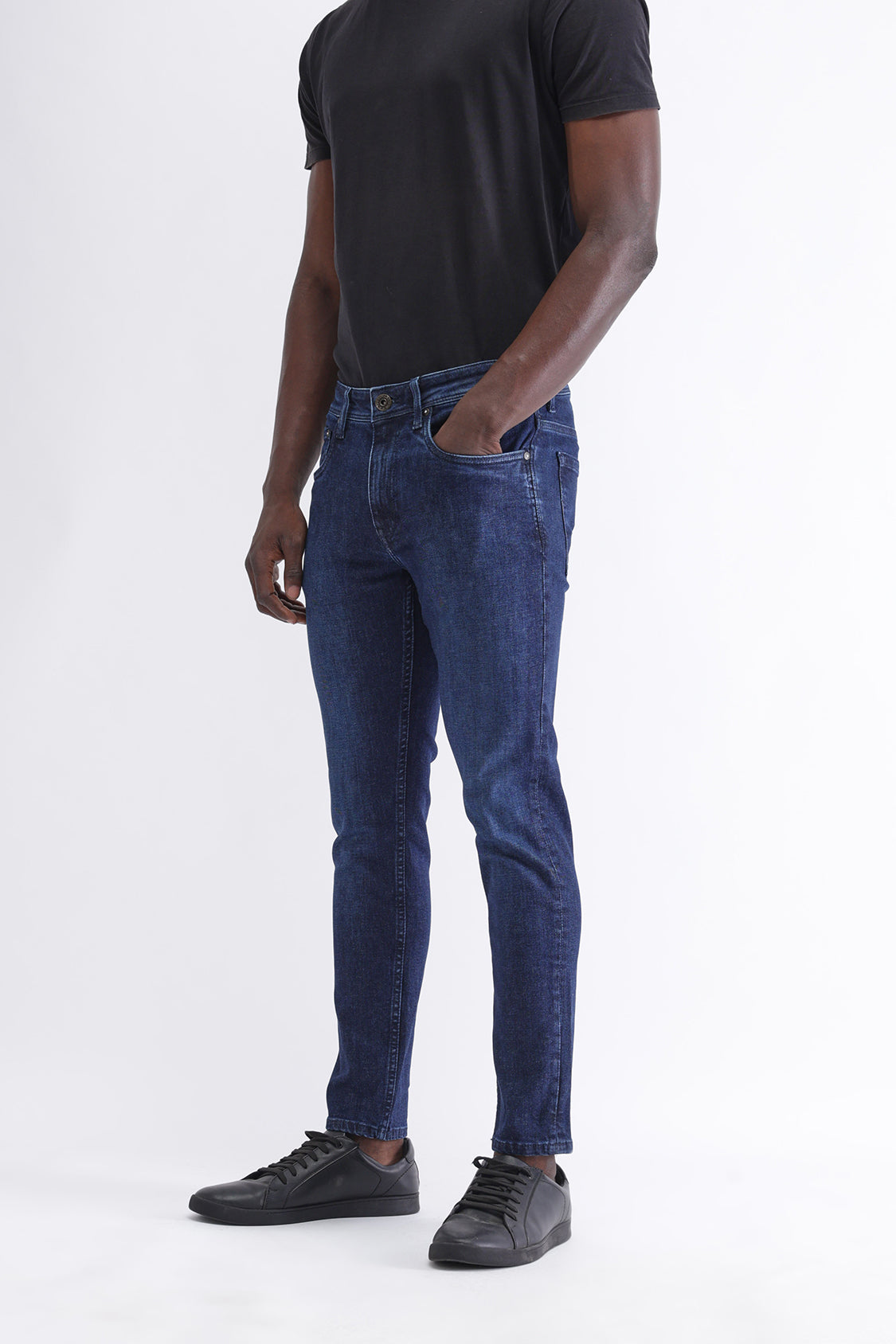Men Slim Mid Rise Blue Jeans