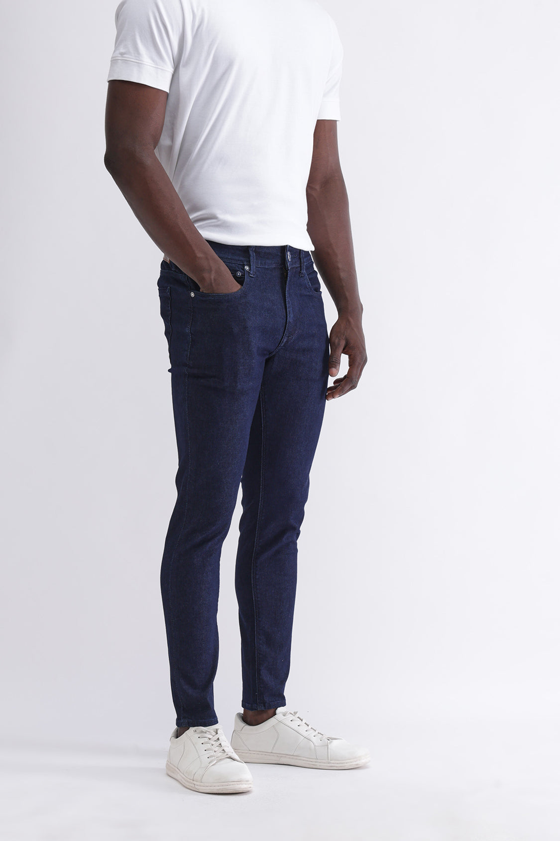 SLIM FIT DARK WASH JEANS