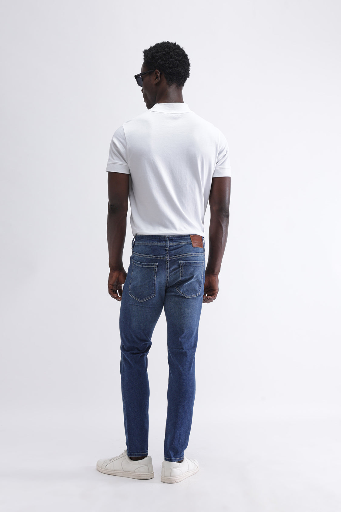 Men Slim Mid Rise Blue Jeans