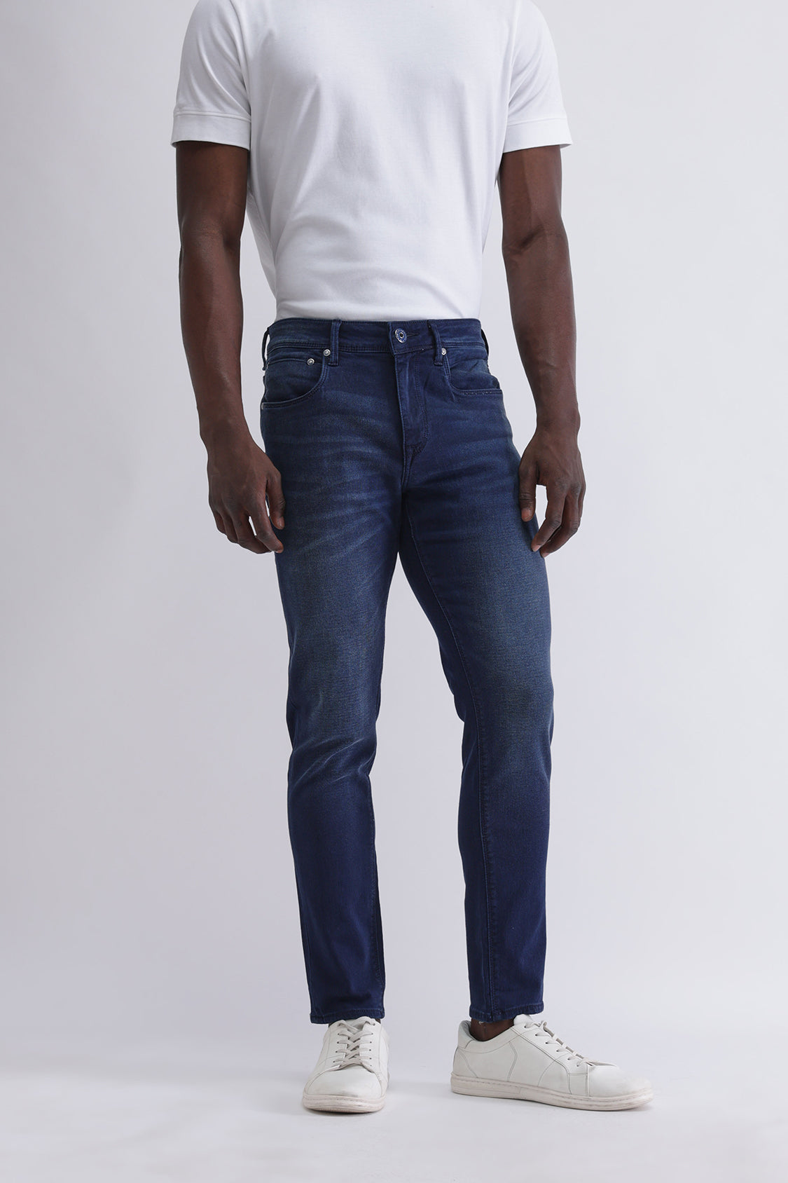 SLIM FIT DARK WASH JEANS