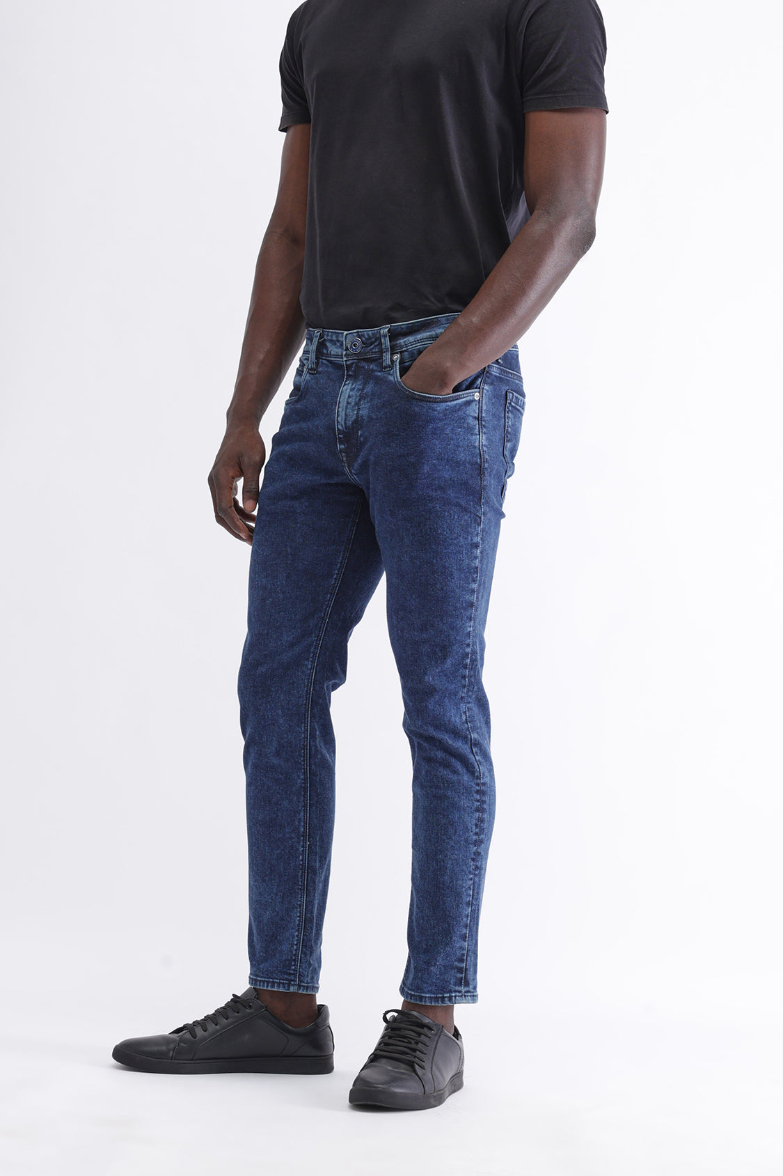 SLIM FIT DARK WASH JEANS