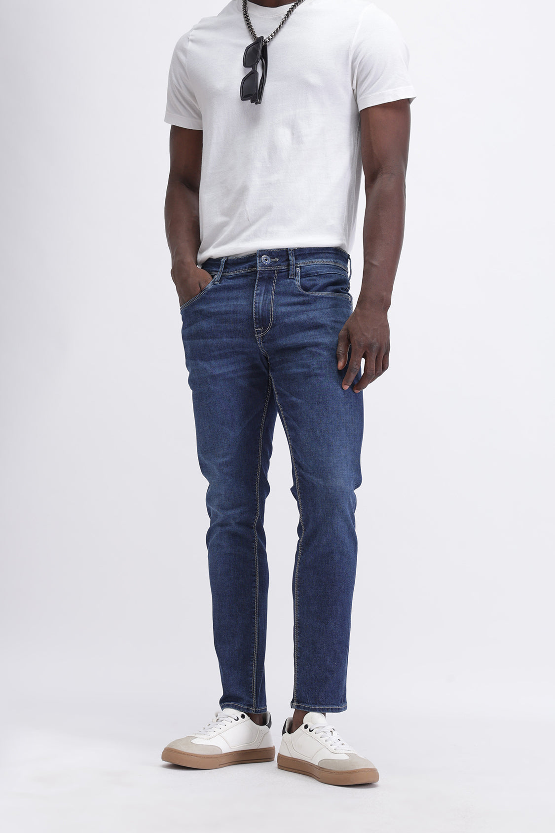SLIM FIT MID WASH JEANS