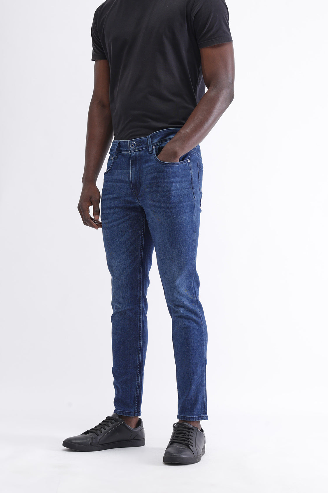 Men Slim Mid Rise Blue Jeans