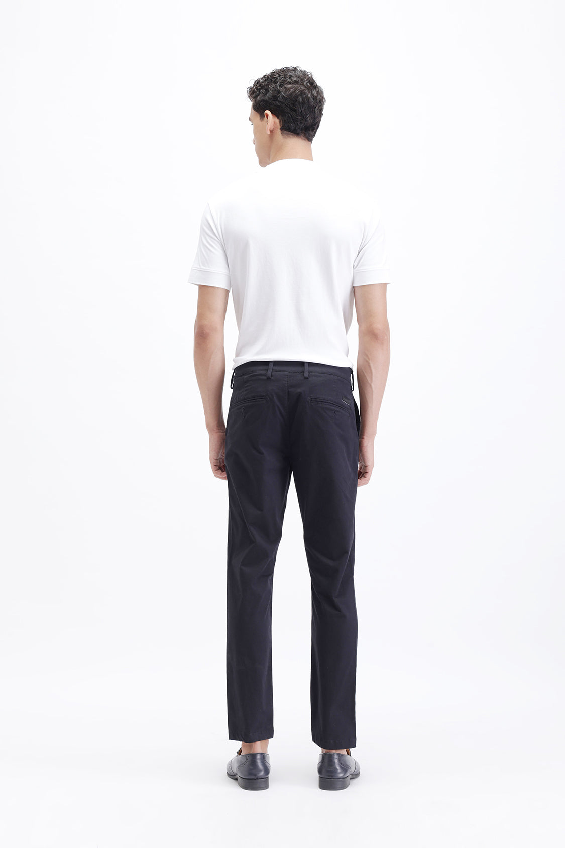 SLIM FIT CLASSIC SOLID TROUSER