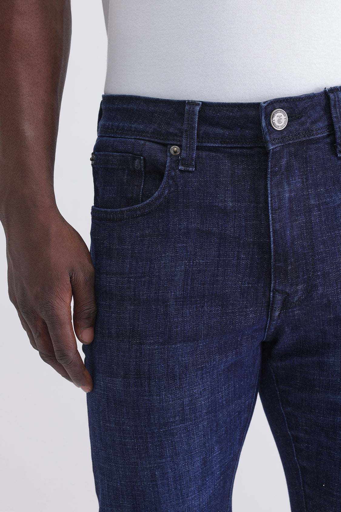 SLIM FIT DARK WASH JEANS