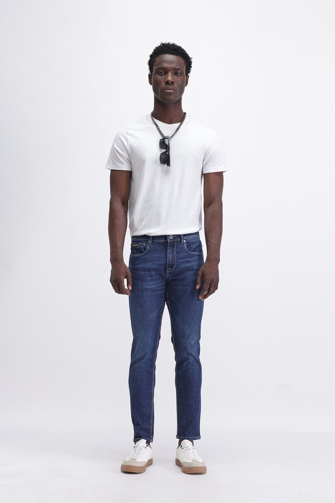 SLIM FIT MID WASH JEANS