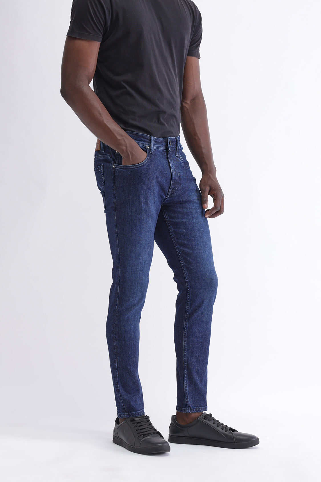 Men Slim Mid Rise Blue Jeans